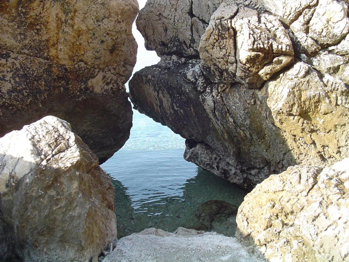 Amazing View Over The Beach Omiš Buitenkant foto